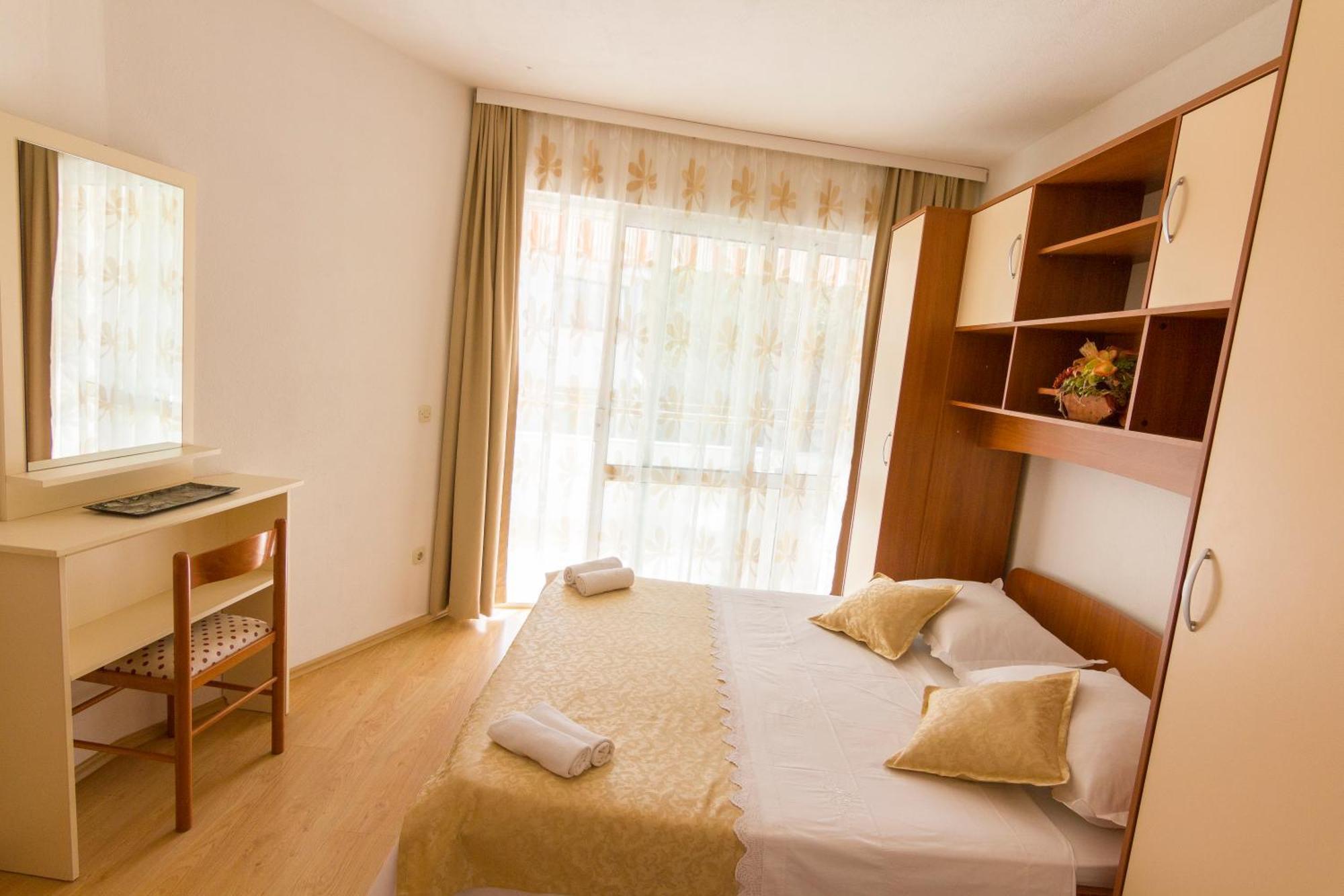 Apartman Vulic Apartment Tucepi Bagian luar foto