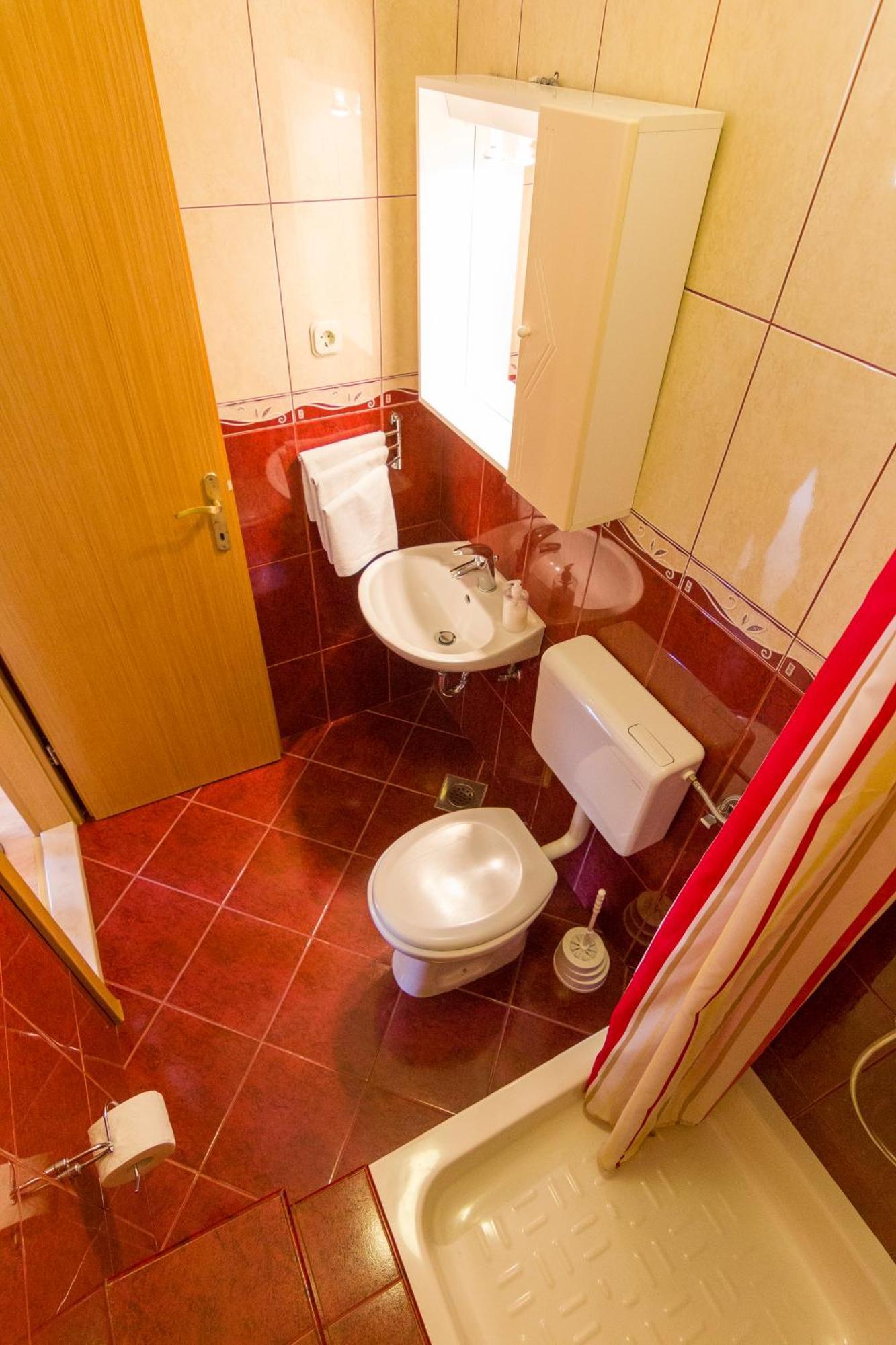 Apartman Vulic Apartment Tucepi Bagian luar foto